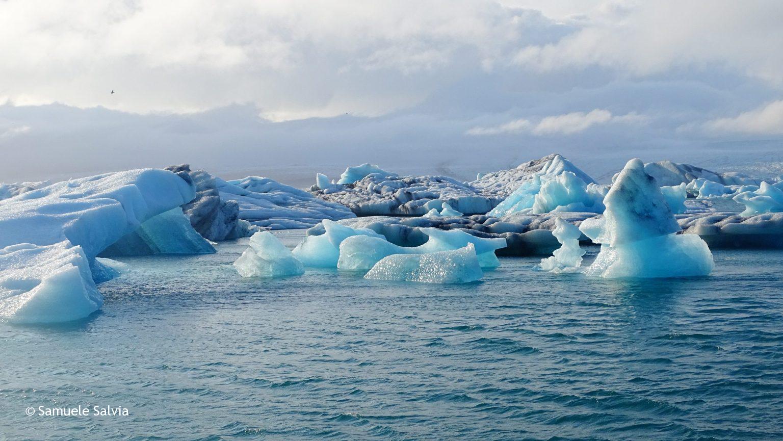 Iceberg nella laguna di Jökulsárlón.