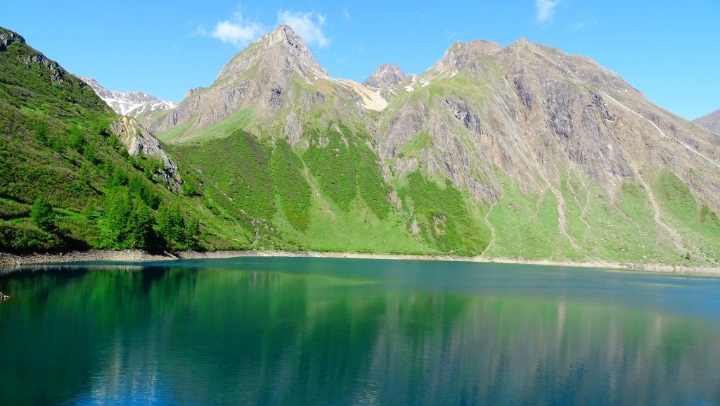 Il lago di Morasco in Val Formazza.