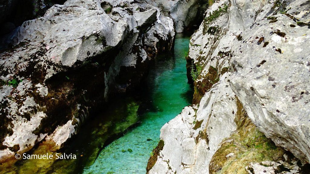 Il fiume Soča (Isonzo) nei pressi di Trenta, non lontano dalle sue sorgenti e dalla cittadina di Bovec.