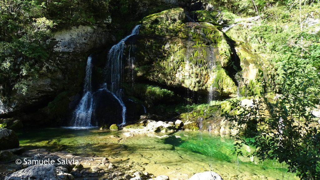 La cascata Slap Virje in Slovenia, nei pressi di Bovec.