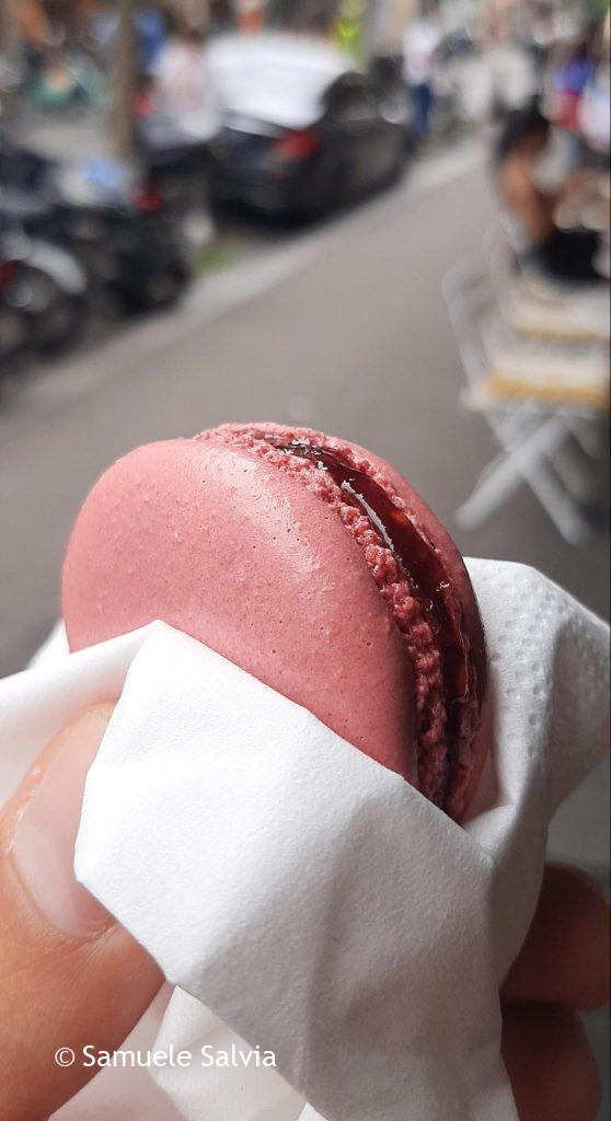 Macaron artigianale sulla Rue des Abbesses, Montmartre.