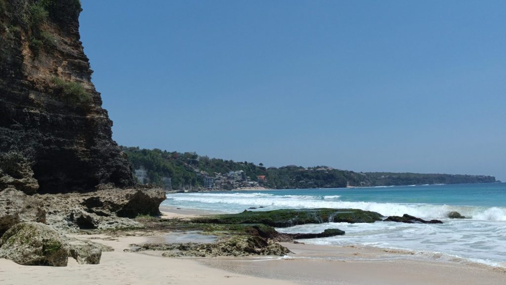 Dreamland Beach, una delle spiagge più celebri dell'isola di Bali.