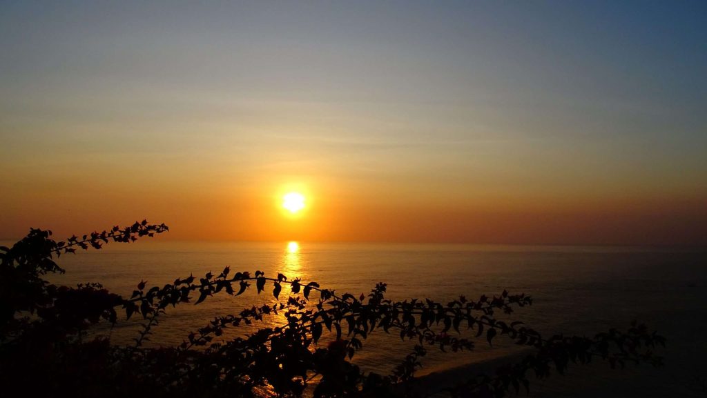 Tramonto dal tempio di Uluwatu.