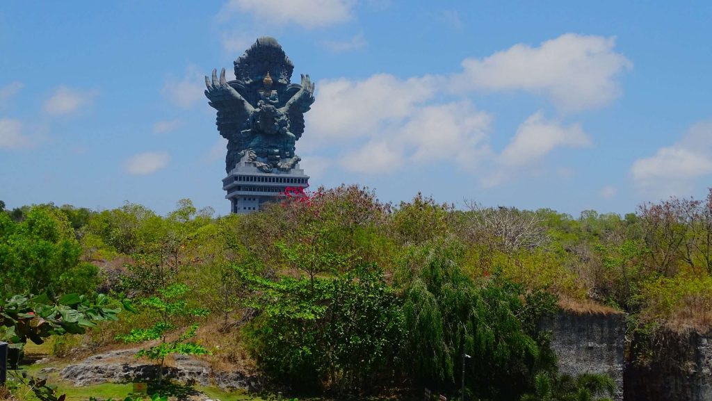 L'imponente statua di Wisnu-Garuda, la quarta più alta del mondo e la più alta d'Indonesia, a Bali.