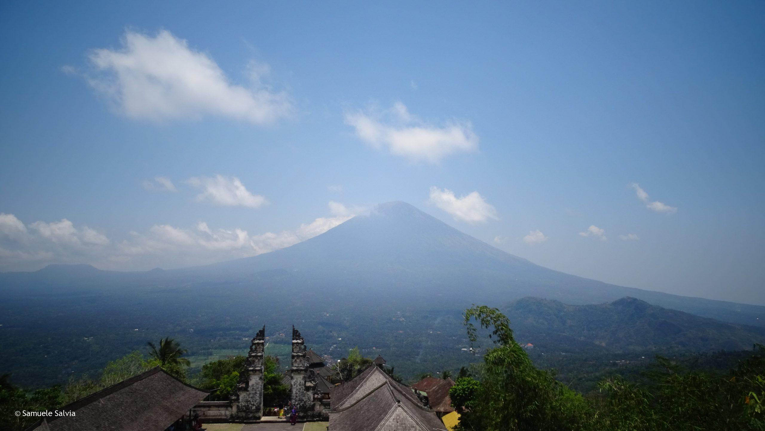 Il tempio di Pura Lempuyang Luhur, a Bali.