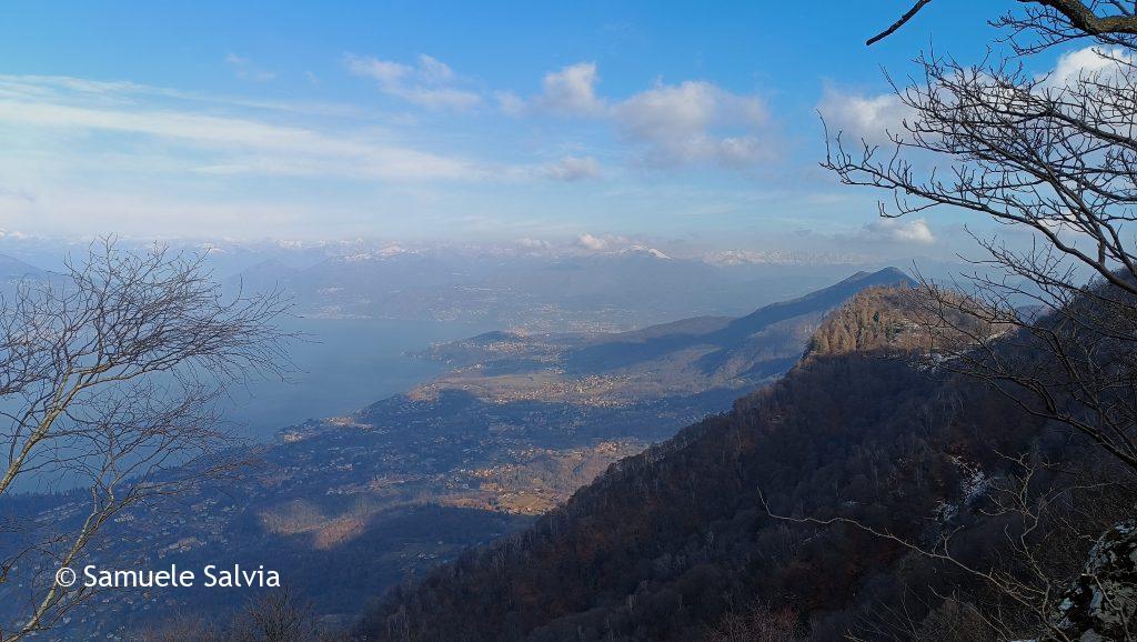 La vista dal terzo dei Pizzoni di Laveno.