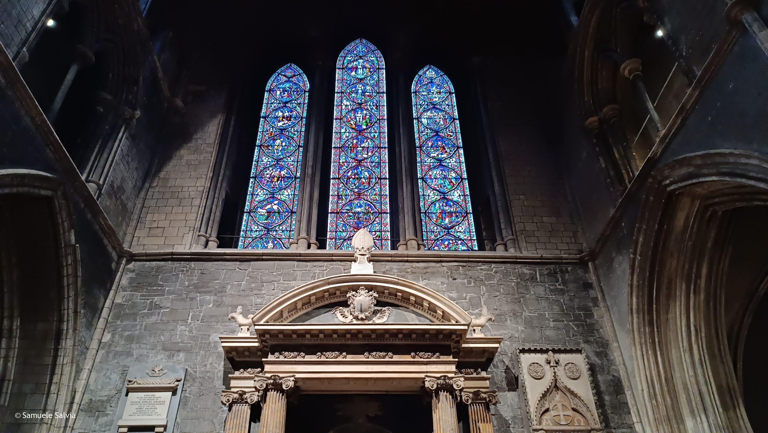 Le vetrate della Cattedrale di St. Patrick sono assolutamente tra le cose da vedere a Dublino.