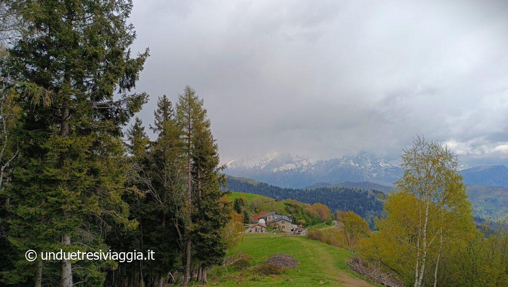 Palanzone;Trekking Como;Vista sulla Colma di Sormano dal Monte Falò.