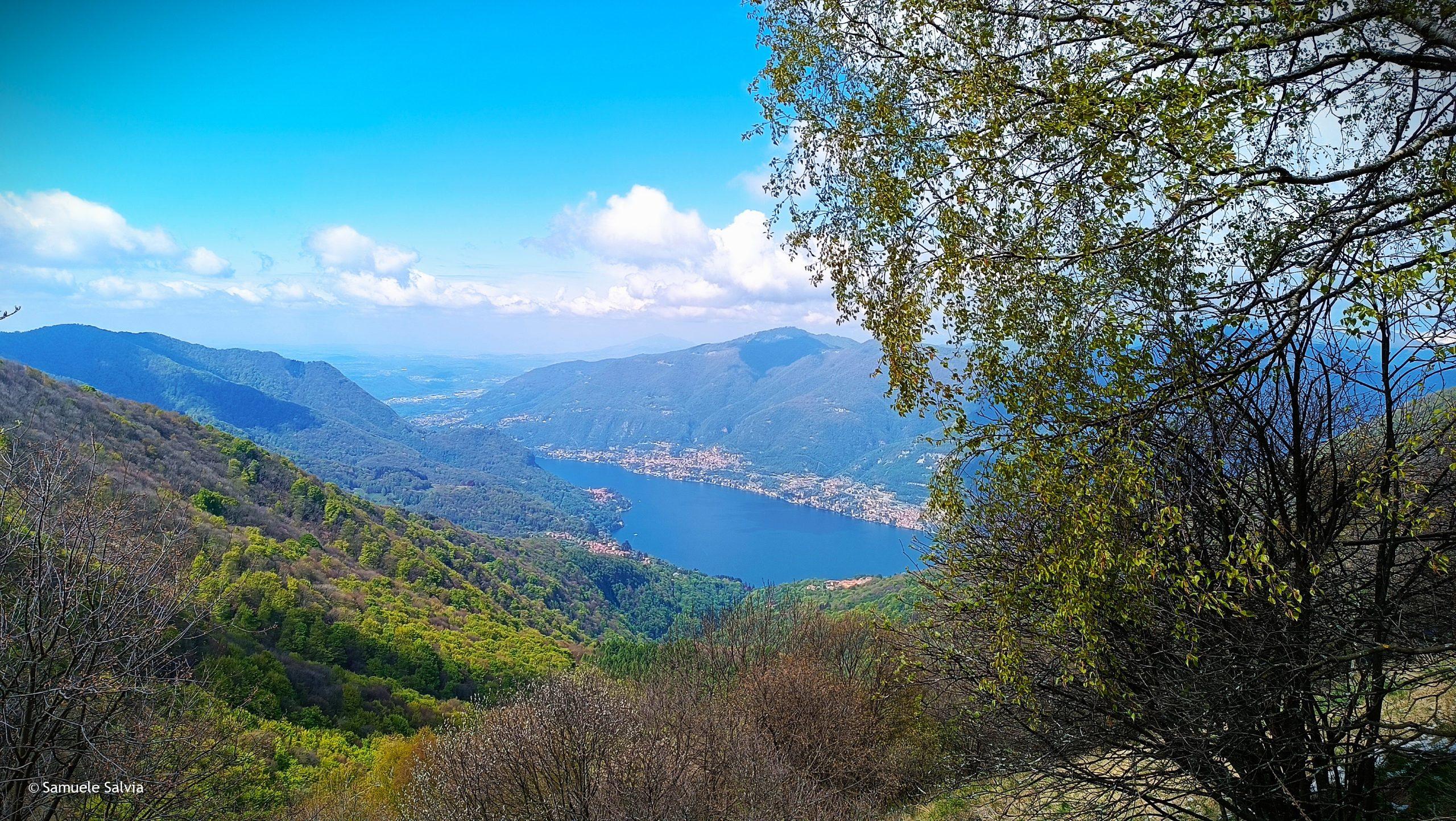 Trekking Como;Il Lago di Como visto dal versante occidentale del Monte Palanzone.