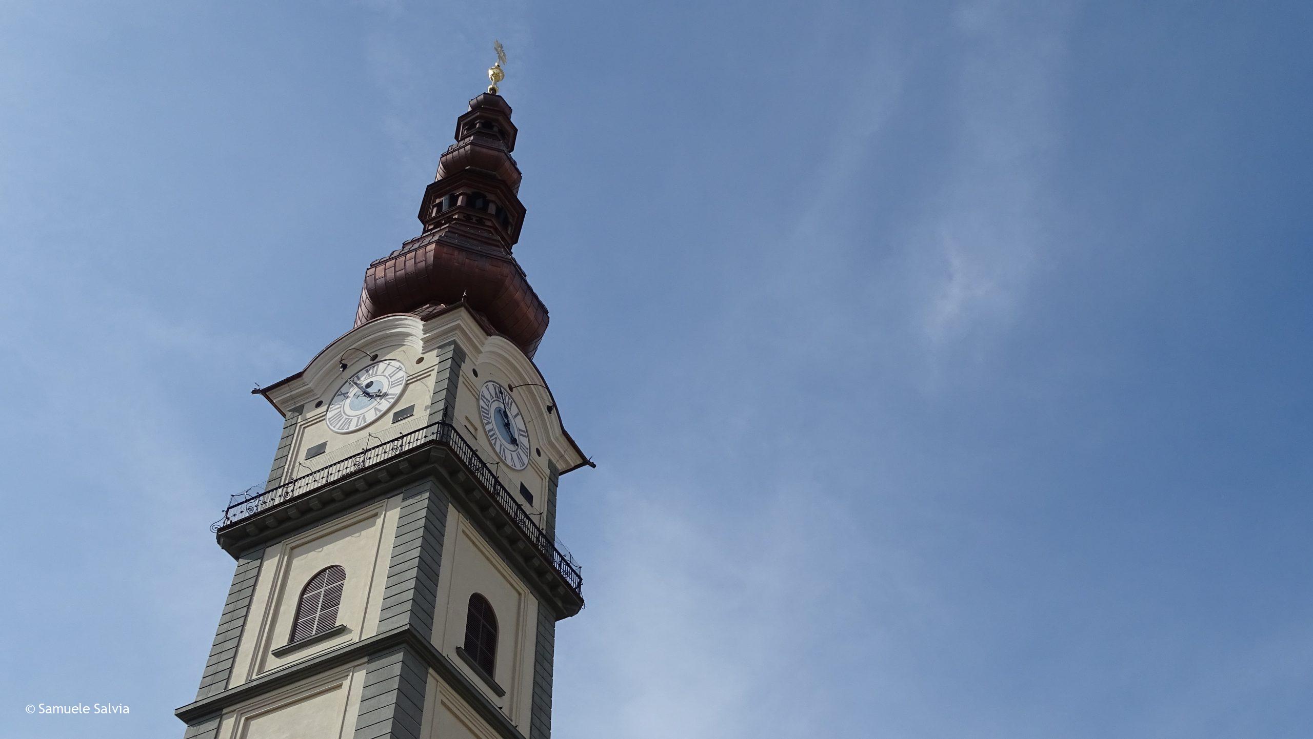 Il campanile della chiesa di Sant'Egidio a Klagenfurt, Carinzia. È possibile salire fino alla balconata sottostante l'orologio per vedere la città dell'alto.