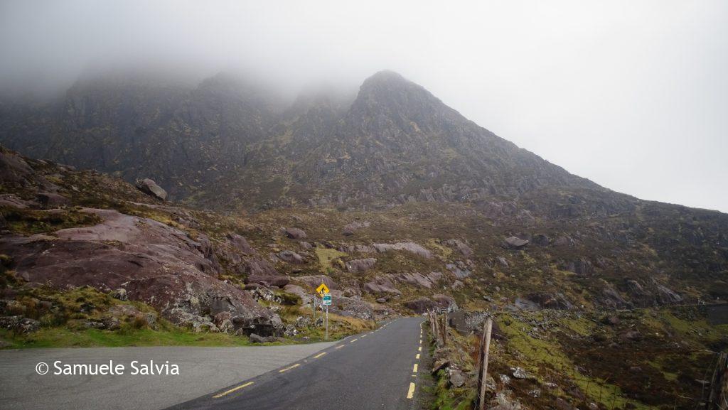 Il Conor Pass, nella penisola di Dingle, è tra i più alti passi d'Irlanda.