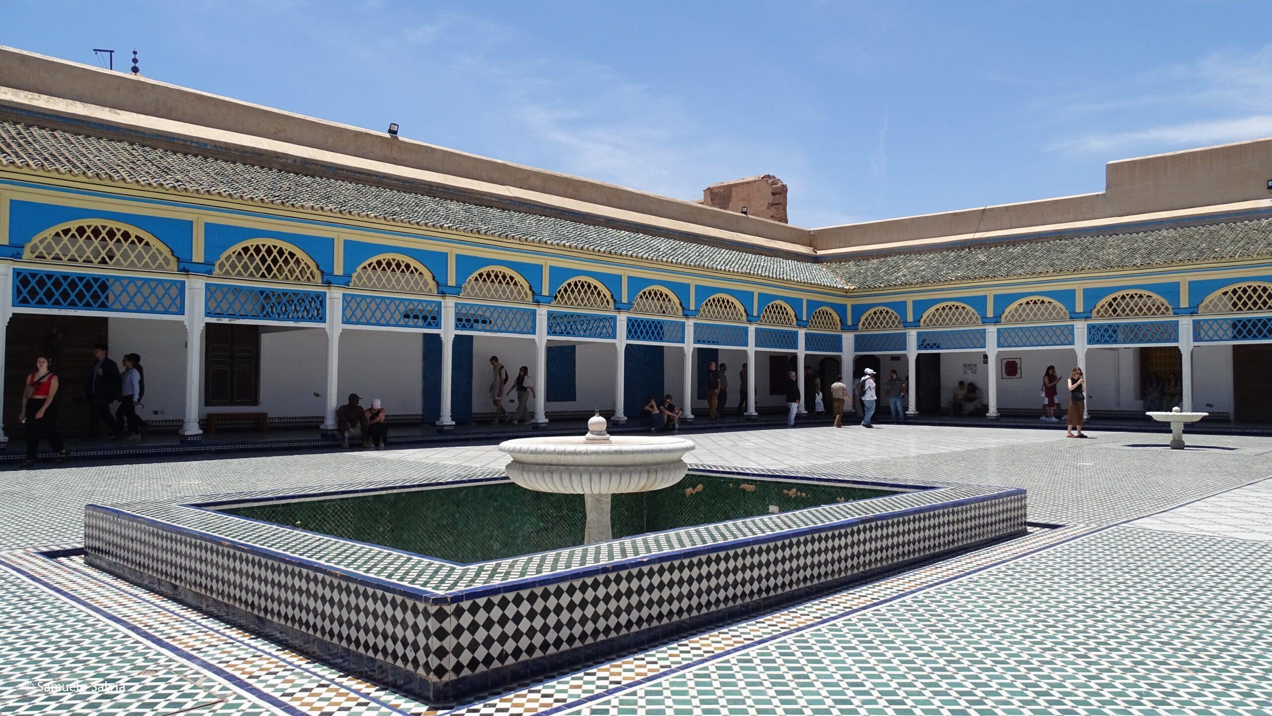 La "sala d'onore", un cortile interno al Palazzo El Bahia di Marrakech.