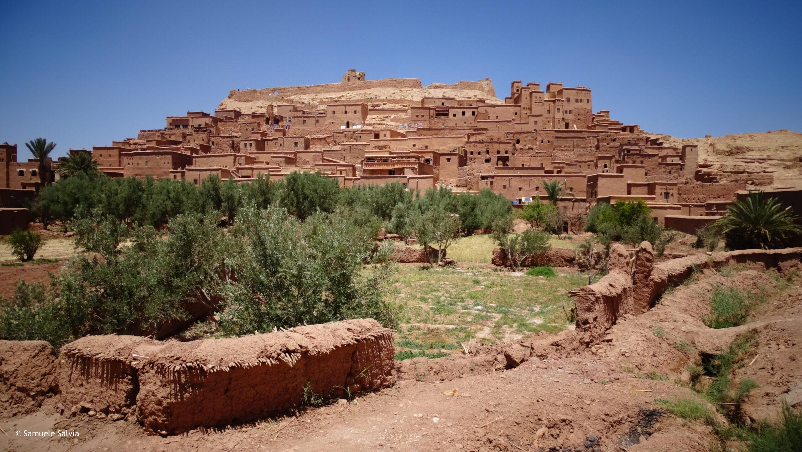 Il villaggio di Aït Ben Haddou è un perfetto esempio di ksar, le città fortificate tipiche della tradizione berbera.