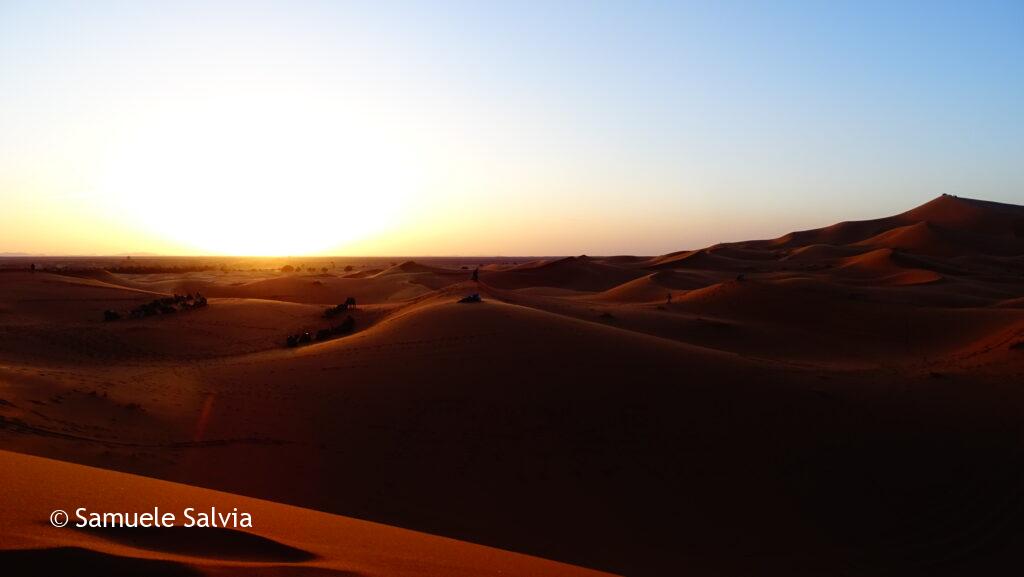 Tramonto tra le dune dell'Erg Chebbi - Merzouga, Marocco.