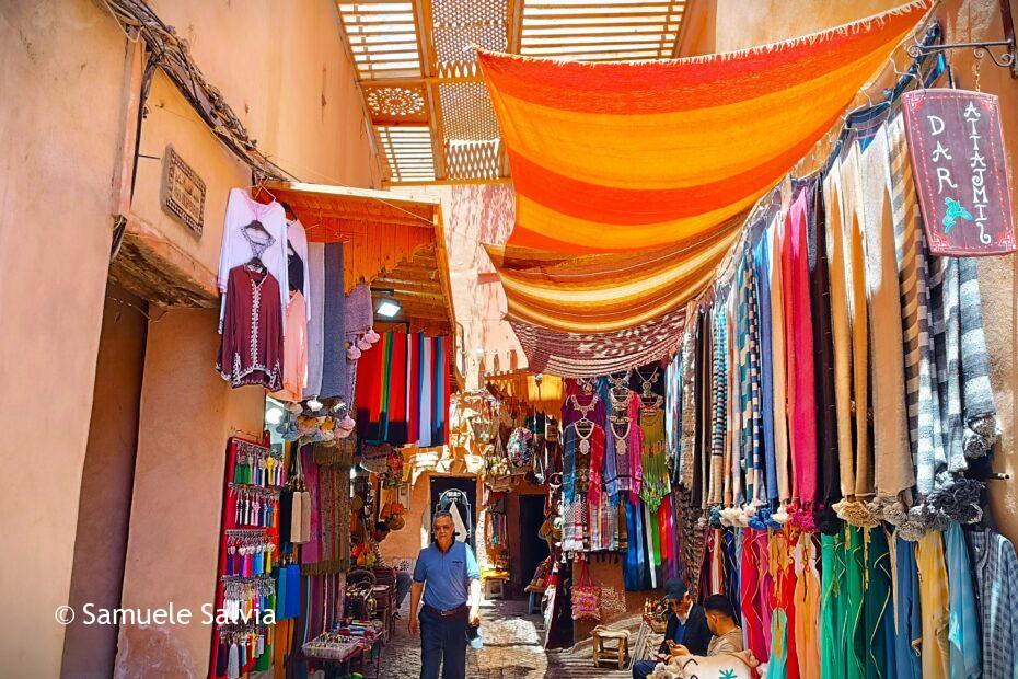 Perdersi nei souk di Marrakech è una cosa da fare assolutamente quando si visita la città!