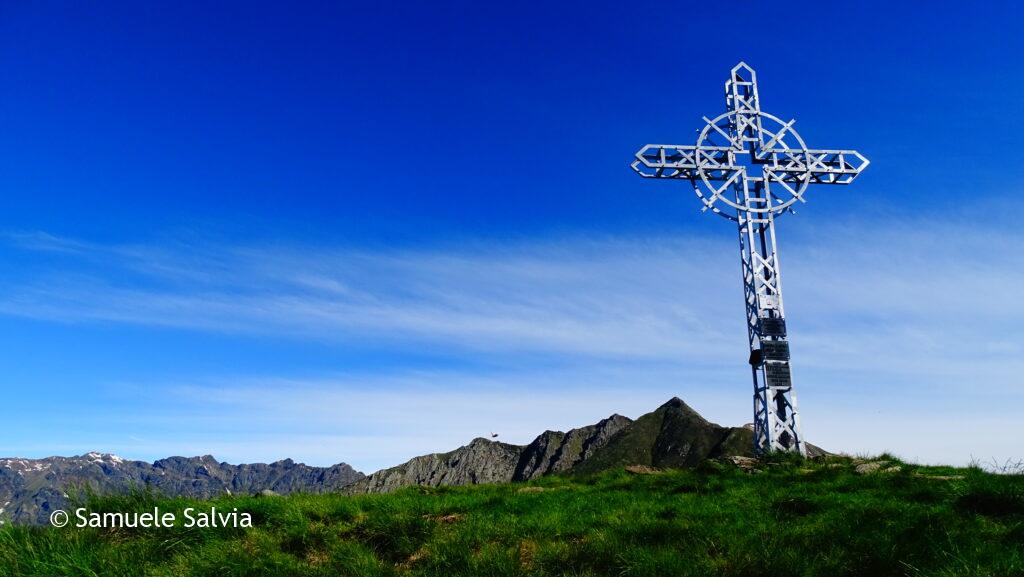 La croce del Pian Cavallone, poco prima di giungere al Rifugio CAI - Val Grande.