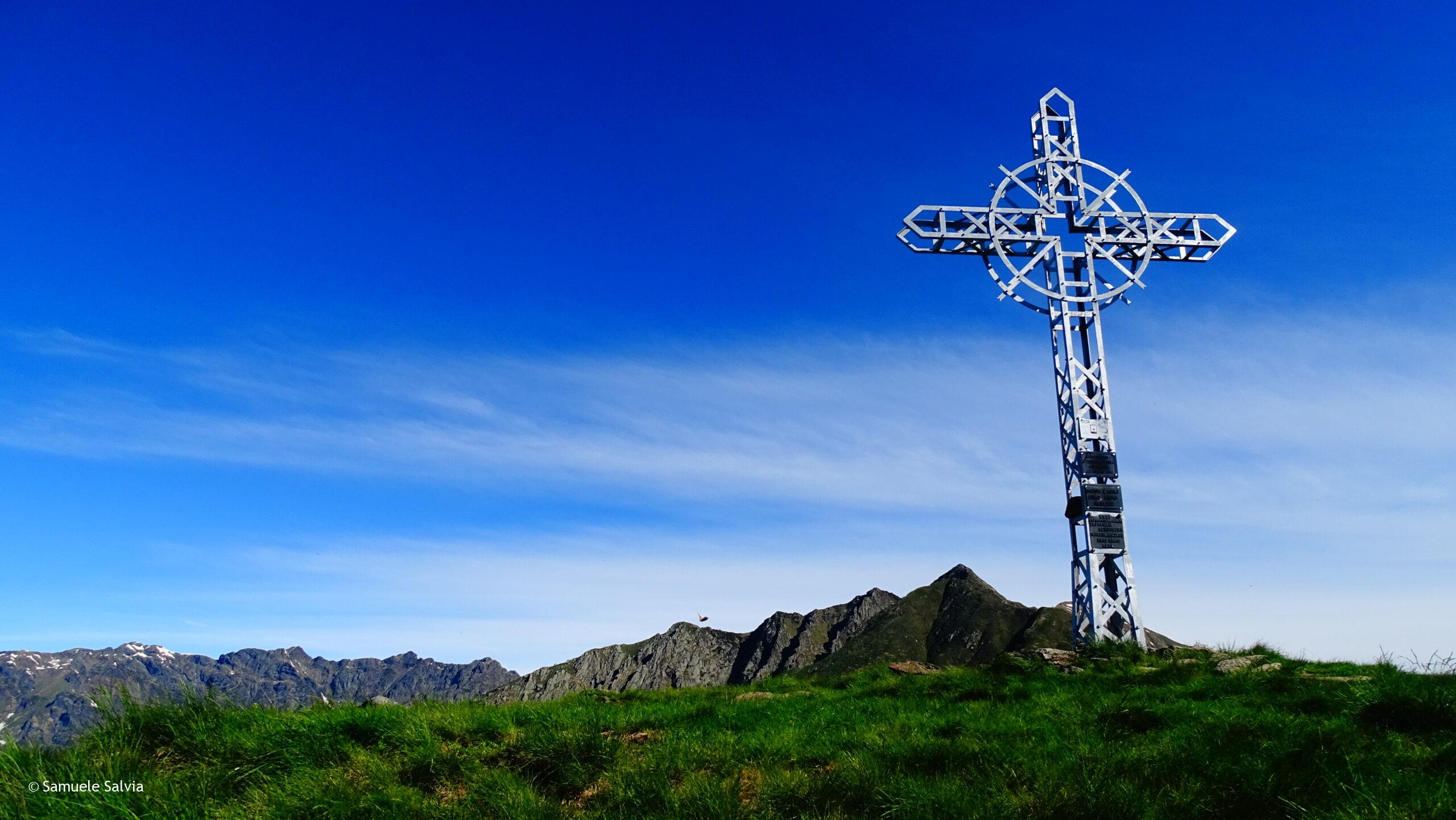 La croce del Pian Cavallone, poco prima di giungere al Rifugio CAI - Val Grande.