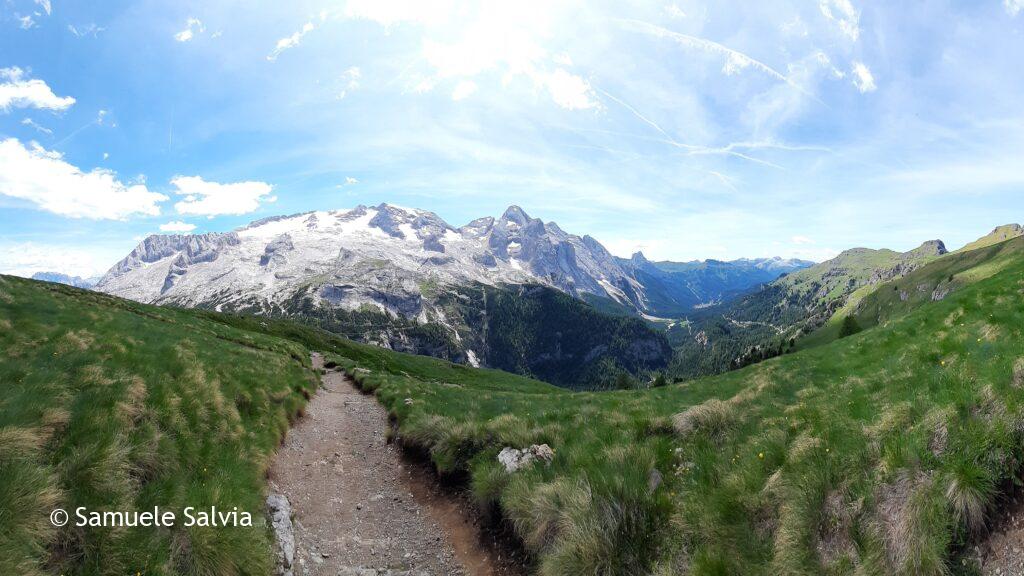 Il Viel del Pan e la Marmolada sulla sfondo.