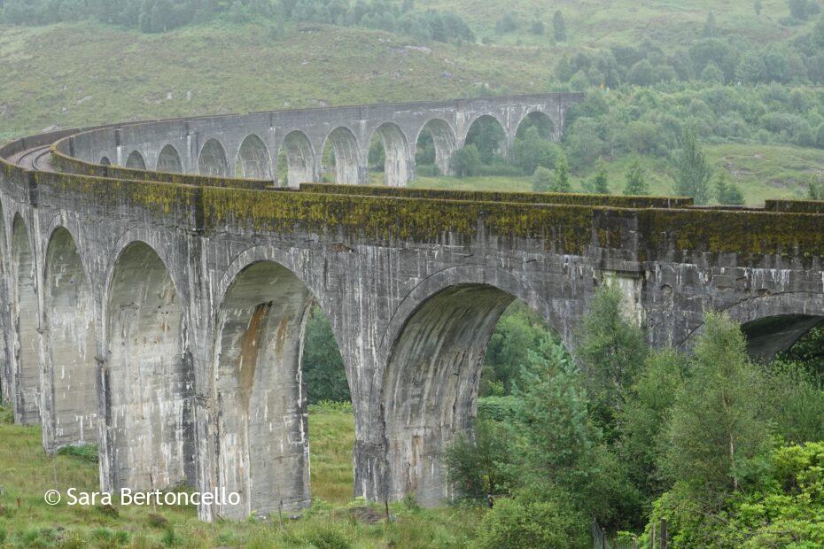 Il Glenfinnan Viaduct, il viadotto del treno di Harry Potter che nei film della saga porta ad Hogwarts.