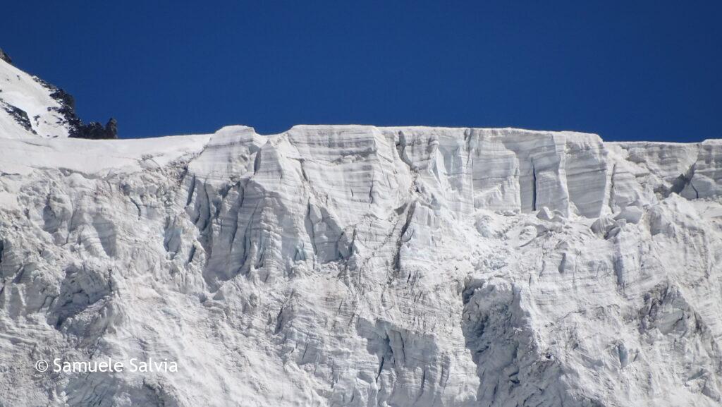 Il Grande Ghiacciaio di Verra, in Val d'Ayas, sul massiccio del Monte Rosa.