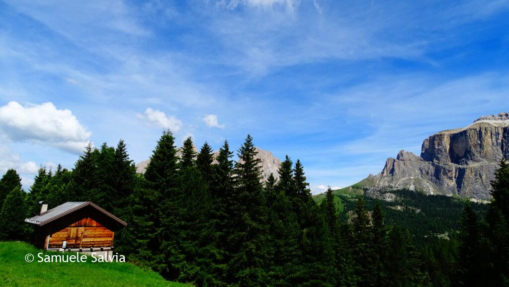 Splendido scorcio sul gruppo del Sella tra Pecol e il Passo Pordoi.