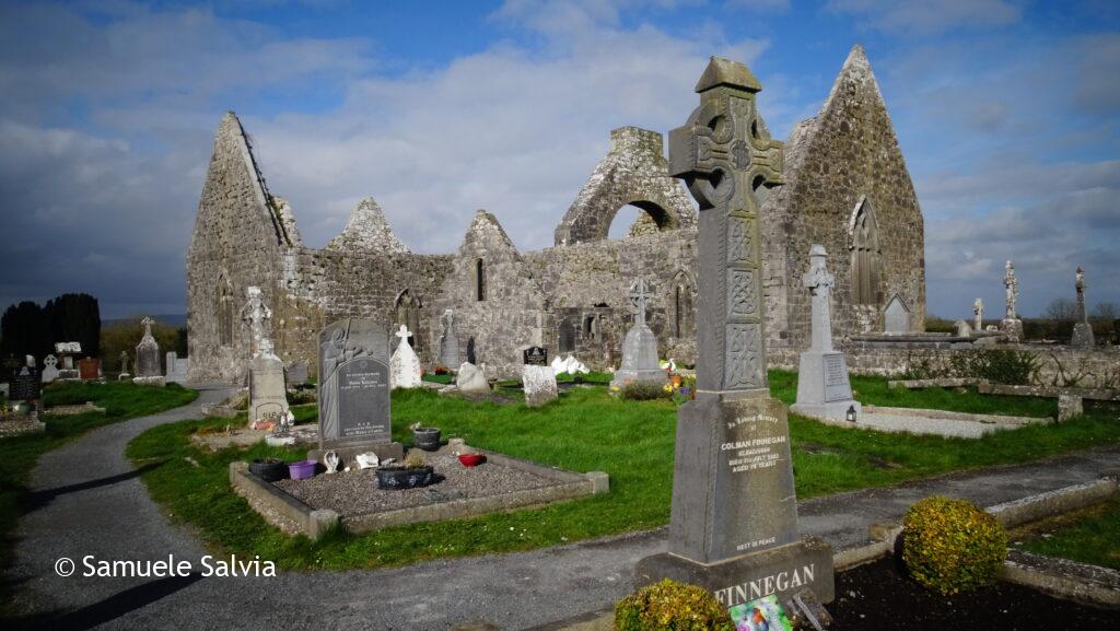 irlanda, galway, connemara, kilmacduagh abbey