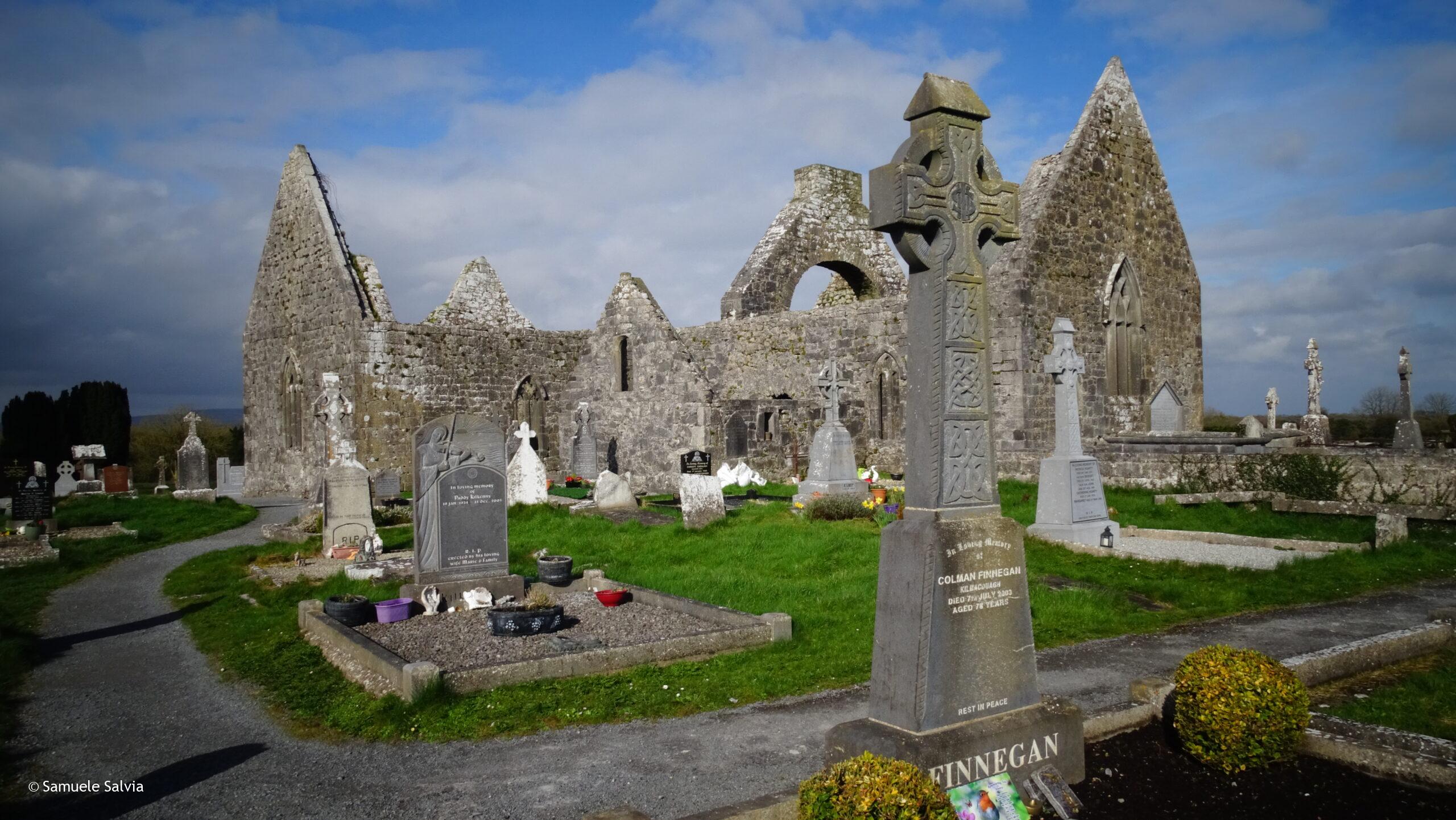 irlanda, galway, connemara, kilmacduagh abbey