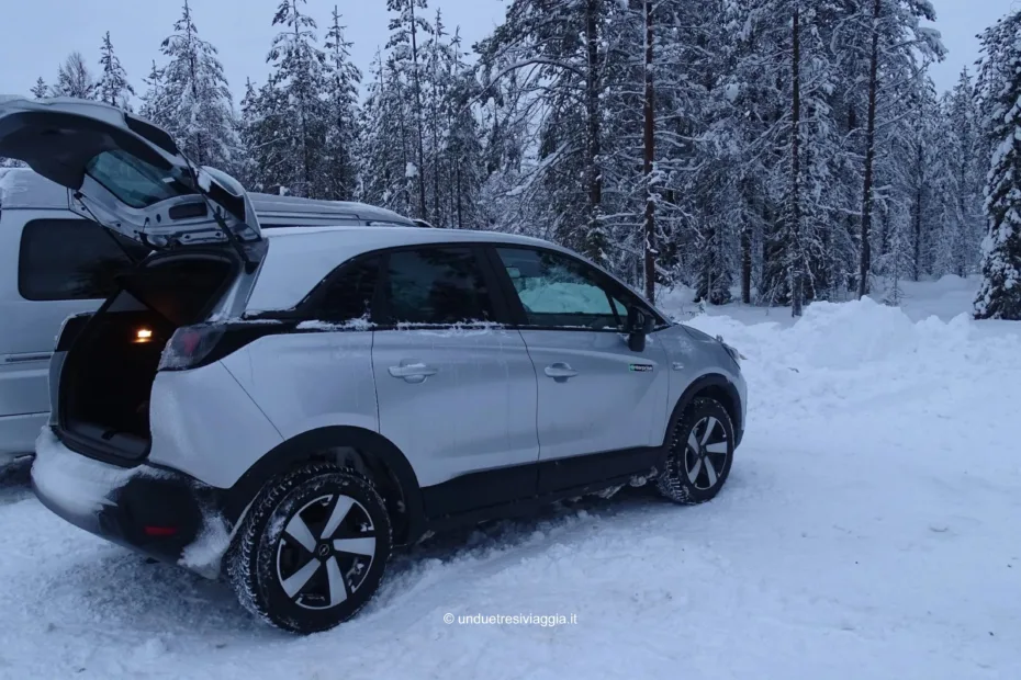 lapponia, rovaniemi, finlandia, circolo polare artico, guidare in lapponia, autonoleggio, noleggiare un'auto in lapponia, discovercars.com, discovercars, viaggio, viaggi, europa, aurora boreale