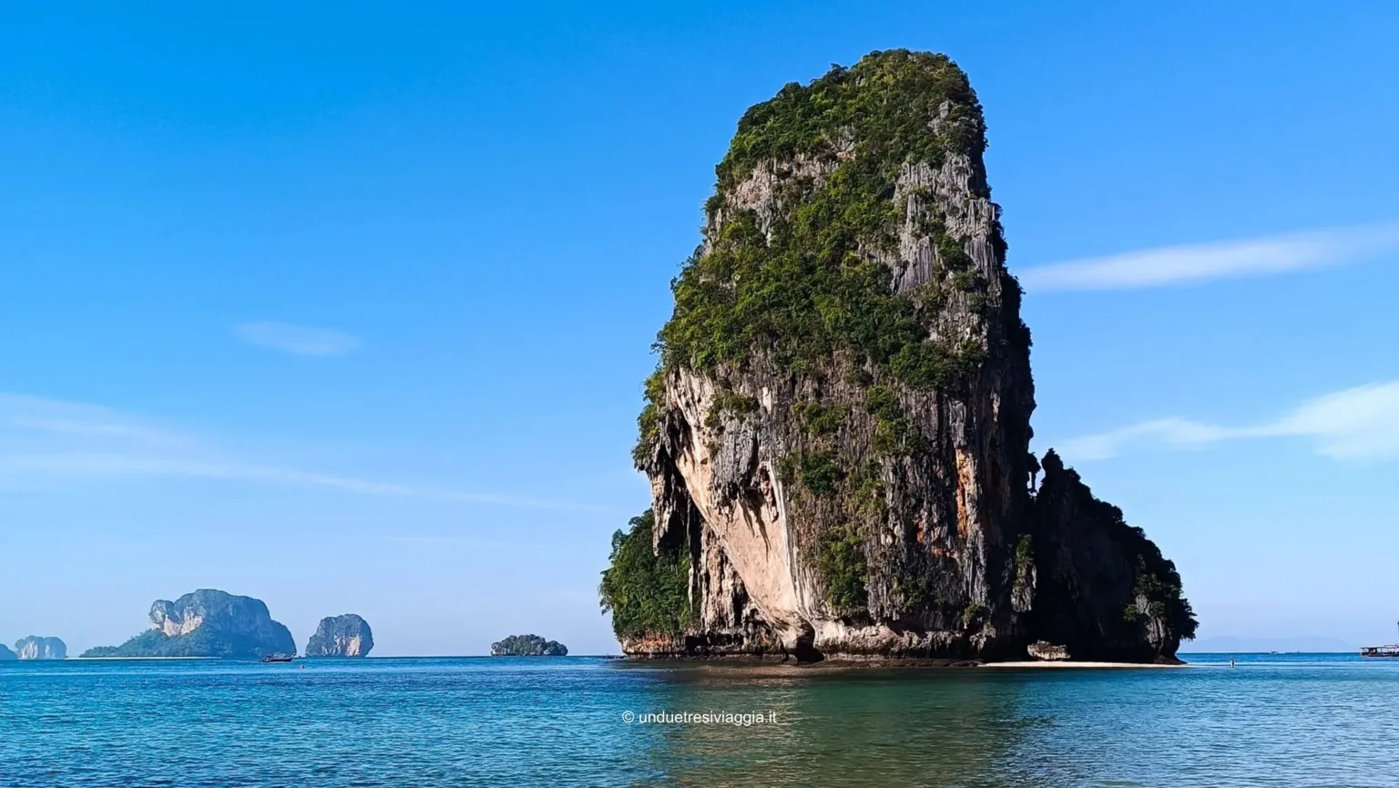 thailandia, asia, sud-est asiatico, sud est asia, indocina, viaggio, viaggi, viaggio in thailandia, cosa fare in thailandia, cosa vedere in thailandia, grab, come funziona grab, consigli thailandia, krabi, cosa fare a krabi, cosa vedere a krabi, dove dormire a krabi, railay beach, phra nang beach, bat cave thailandia, grotta dei pipistrelli thailandia, railay est, railay ovest, come arrivare a railay beach, railay beach thailandia