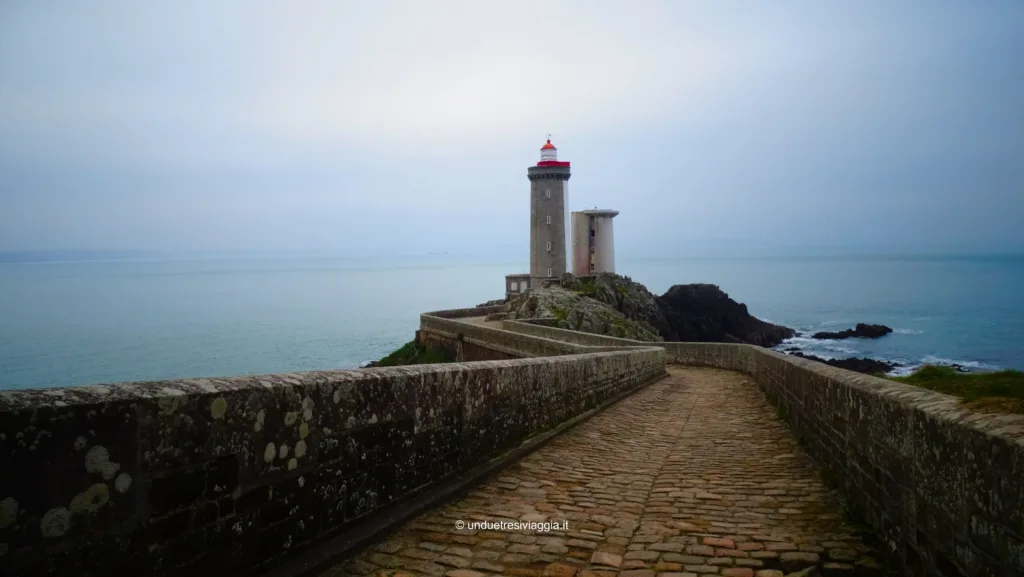 francia, bretagna, europa, viaggi, cosa vedere in bretagna, cosa fare in bretagna, strada dei fari bretagna, brest, strada dei fari, finistère, fari bretagna, faro petit minou, faro le four, faro kermorvan, faro di kermorvan, faro di pierres noires, phare du four, faro saint mathieau, Abbaye Saint-Mathieau de Fine-Terre