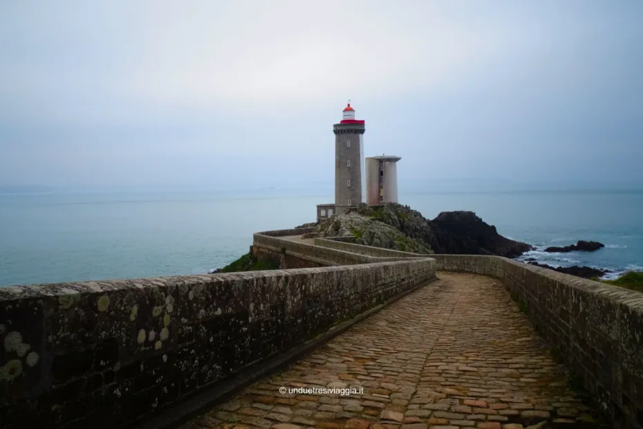 francia, bretagna, europa, viaggi, cosa vedere in bretagna, cosa fare in bretagna, strada dei fari bretagna, brest, strada dei fari, finistère, fari bretagna, faro petit minou, faro le four, faro kermorvan, faro di kermorvan, faro di pierres noires, phare du four, faro saint mathieau, Abbaye Saint-Mathieau de Fine-Terre